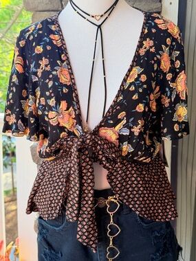 Band of Gypsies Black Floral Tie-Front Crop Top with Peach & Yellow Flowers